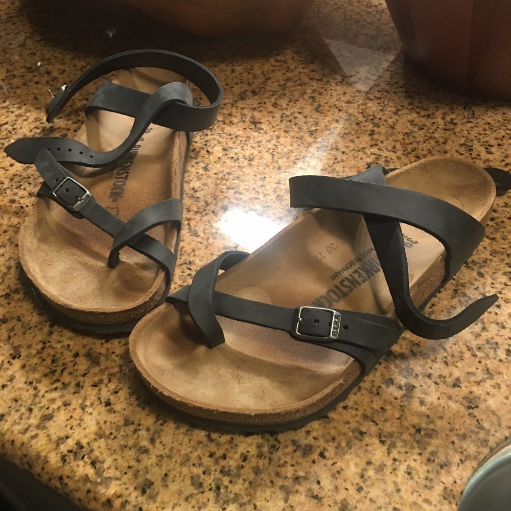 Birkenstock Yara Black Oiled Leather Sandals